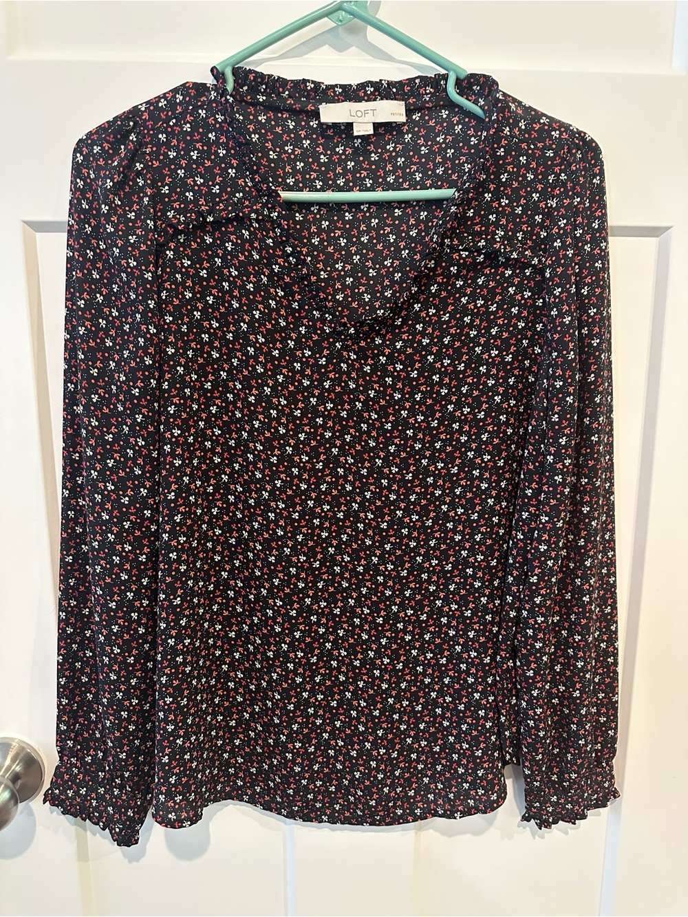 LOFT Women's Black Floral Long-Sleeve Blouse